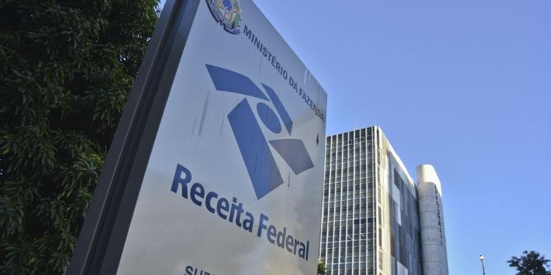 Срок уплаты налогов в Налоговую службу (Receita Federal)